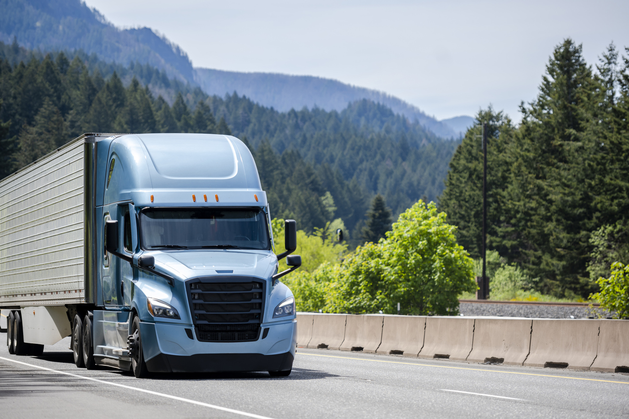Can Trucks Drive in the Left Lane in Florida?
